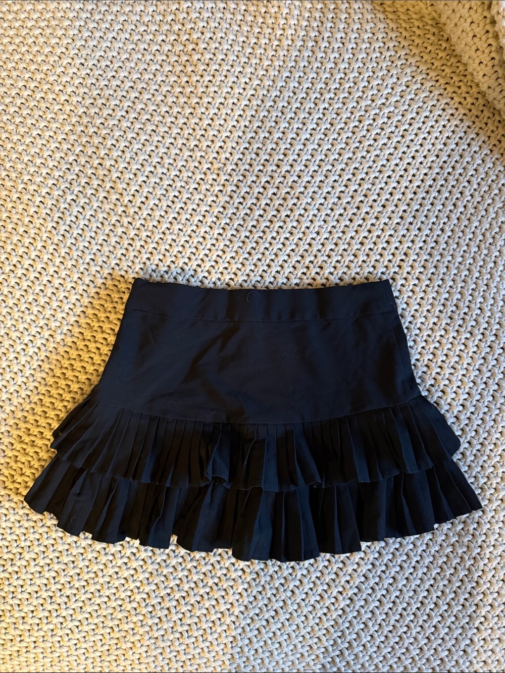 Black Pleated Ruffle Mini Skirt - Picture 3 of 5